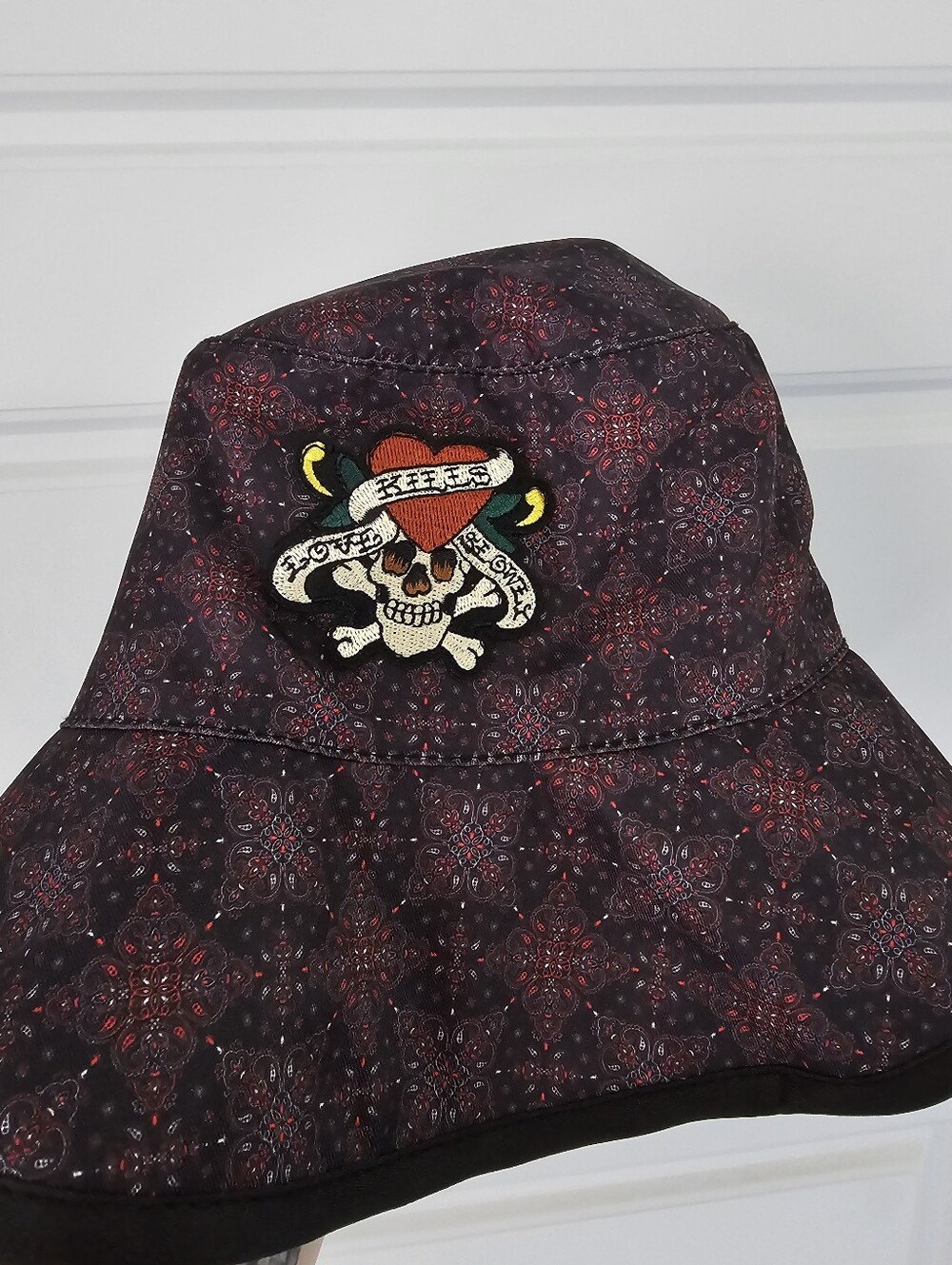 NWT Ed HARDY Skull & Heart Patch Bucket Hat